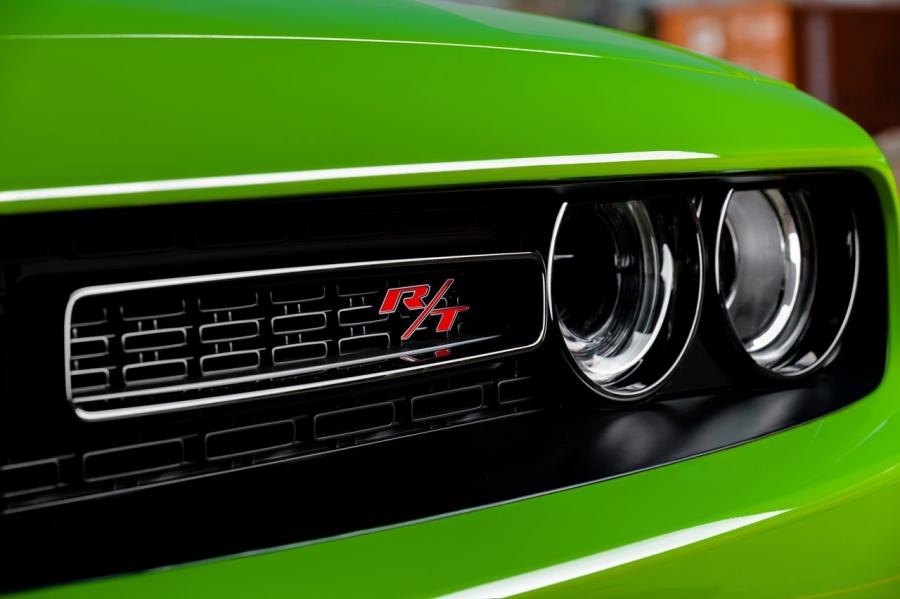  Dodge Challenger R/T Shaker 2015 года  (фото 16 из 54)